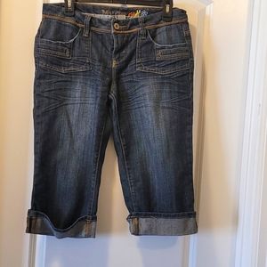 Mudd Capri's Size 11